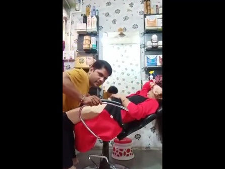 Desi Bhabhi Pussy Licked In Beauty Parlor MMS